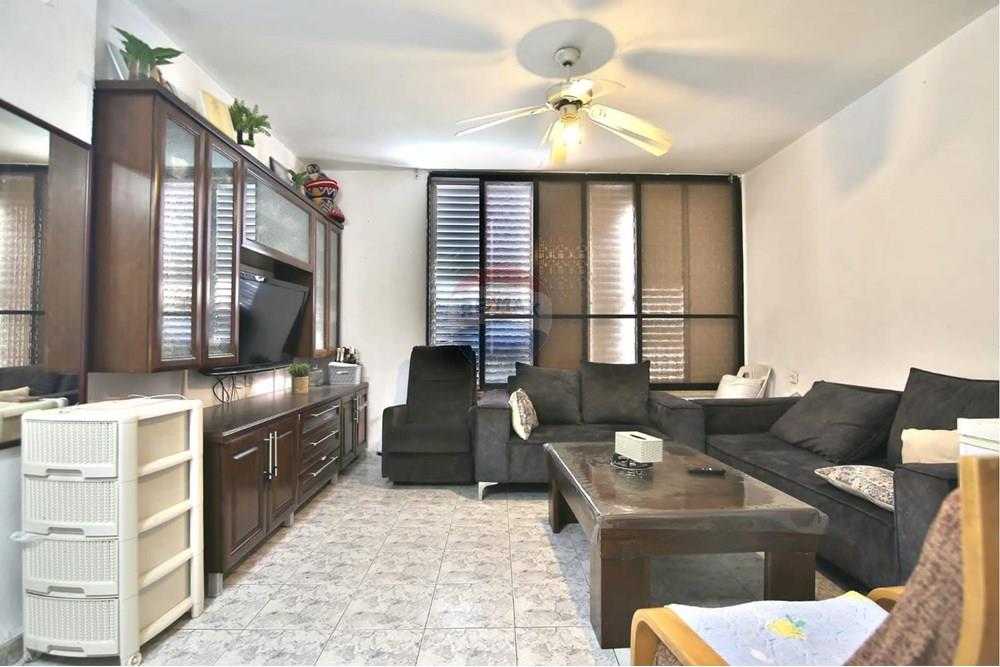 Apartment for Sale in קרית מוצקין - Image 2