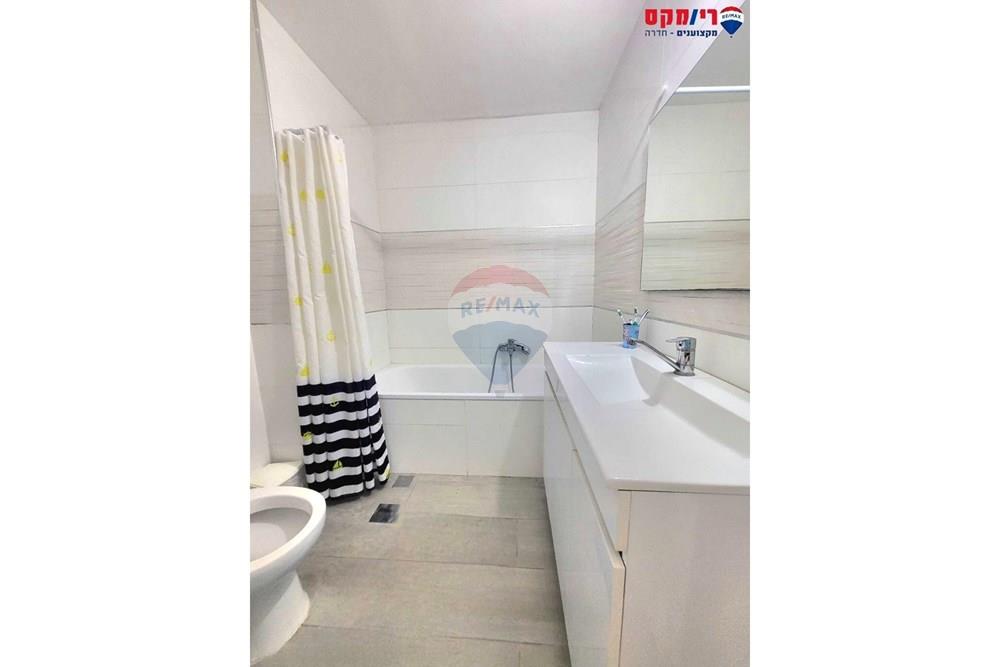 Apartment for Sale in Hadera - Image 2