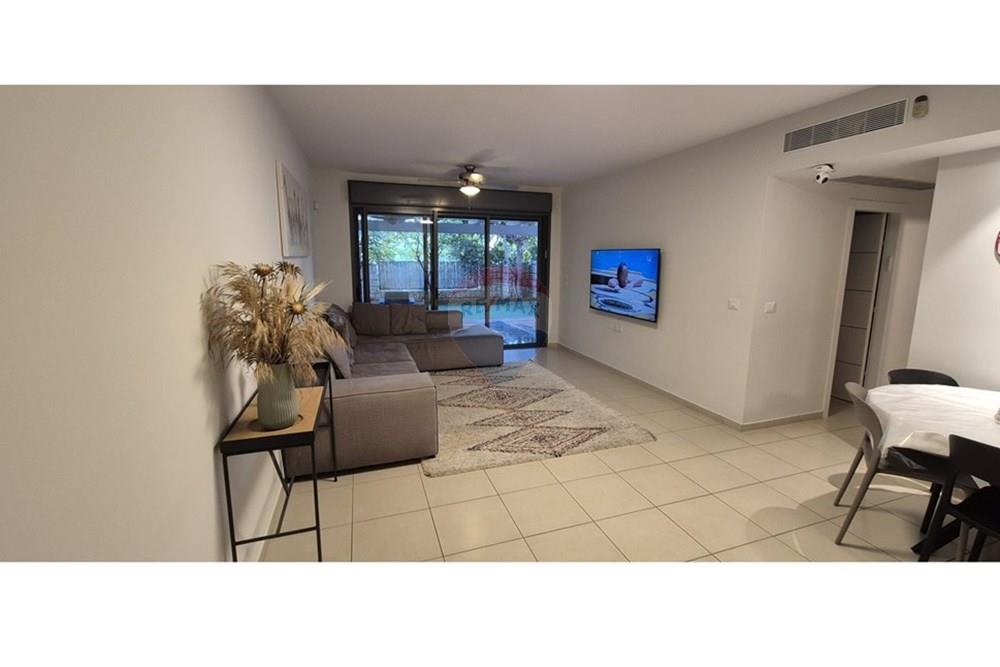 Apartment for Sale in Kfar Saba - Image 3