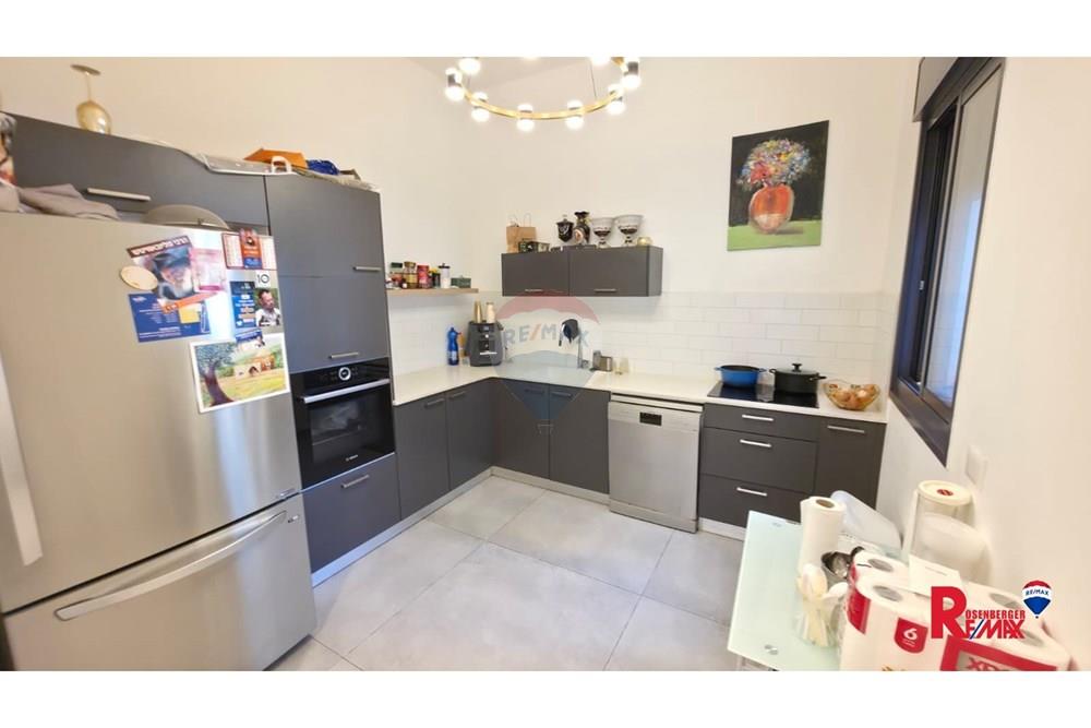 Apartment for Sale in Rishon LeZion - Image 5