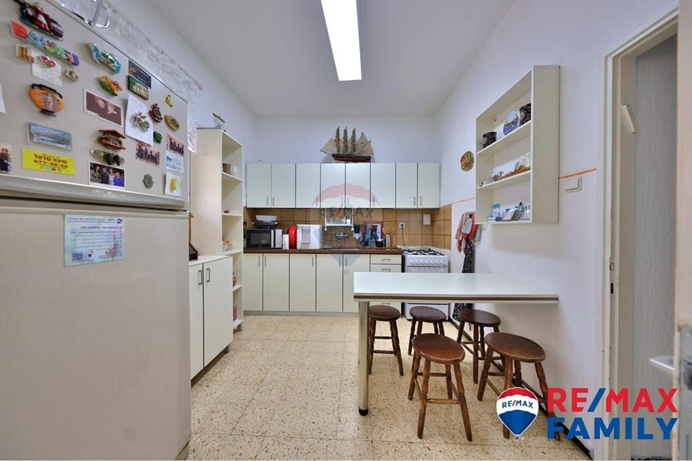Apartment for Sale in קרית מוצקין - Image 6