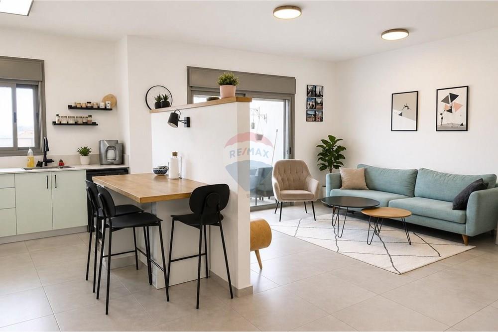 Apartment for Sale in מעלות - Image 1