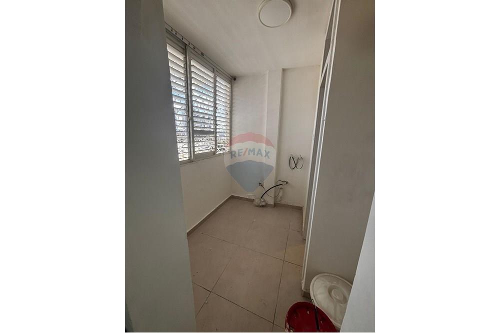 Apartment for Sale in Kiryat Yam - Image 4