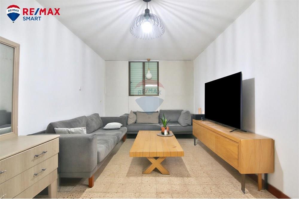 Apartment for Sale in קרית מוצקין - Image 2
