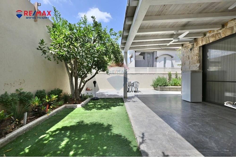 Condo for Sale in חדיד - Image 2