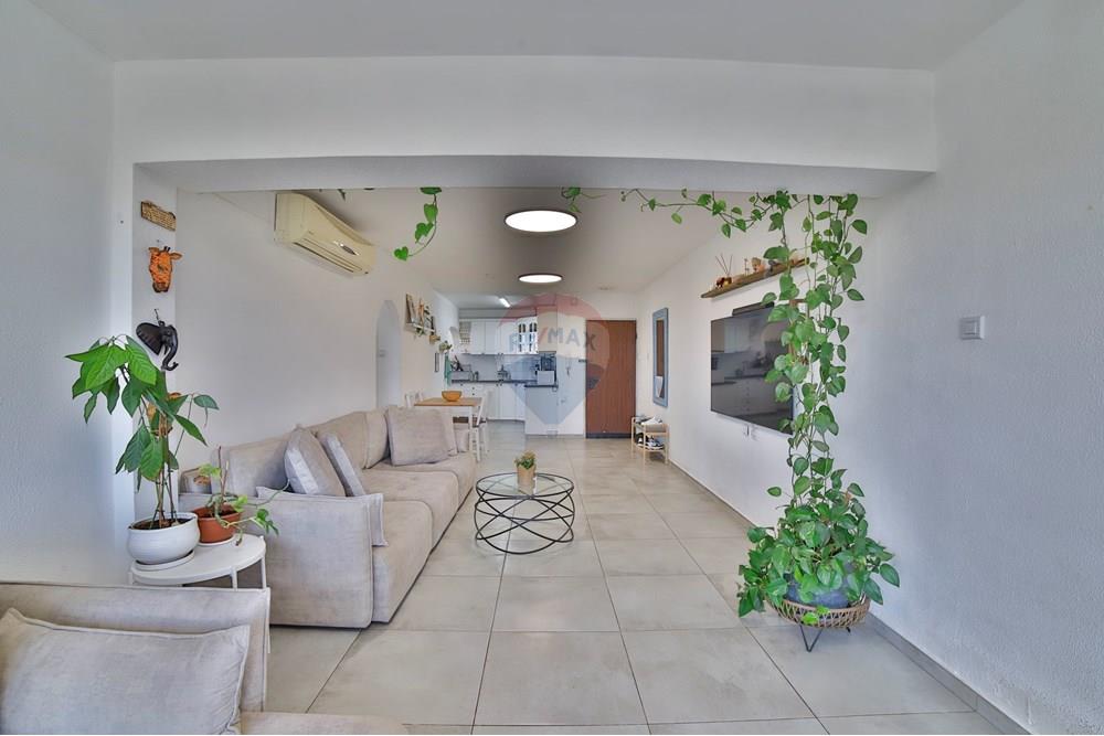 Apartment for Sale in Tel Aviv - Image 4