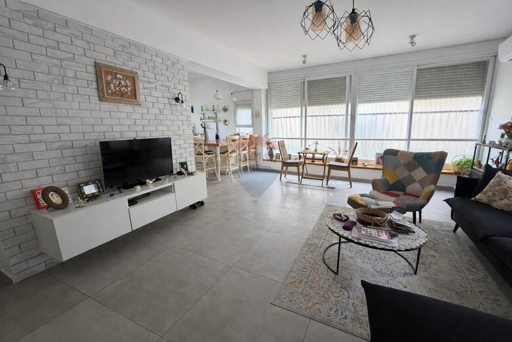 Apartment for Sale in קרית ביאליק - Image 2