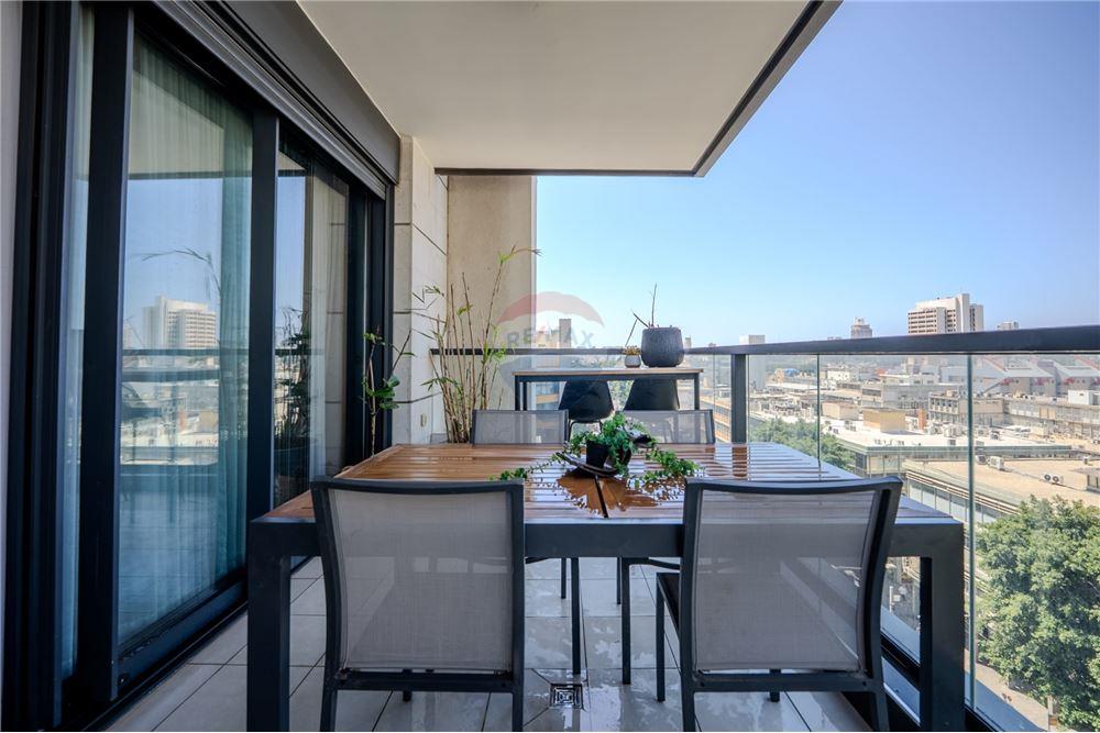 Apartment for Sale in Tel Aviv - Image 5