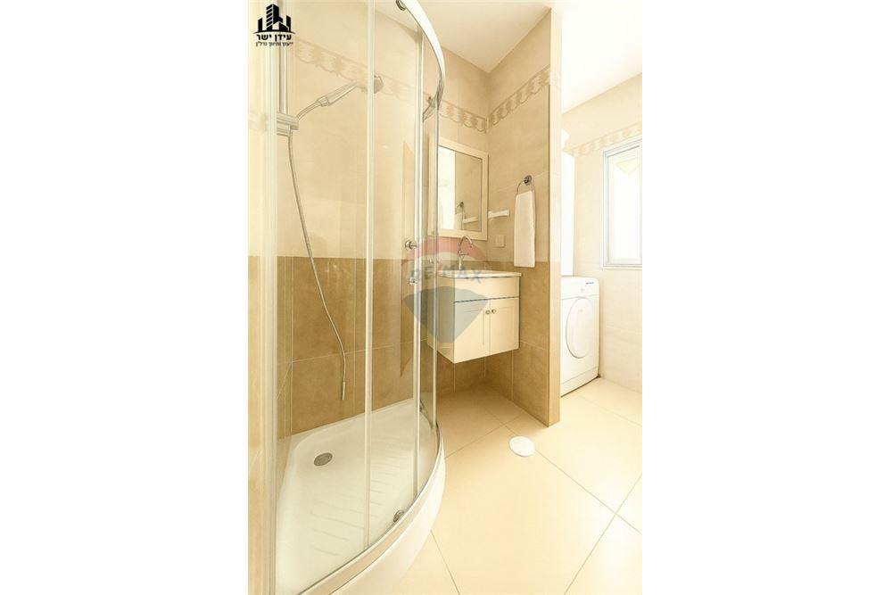 Apartment for Sale in Tel Aviv - Image 7