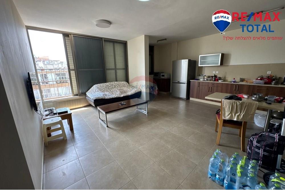 Apartment for Sale in Holon - Image 1
