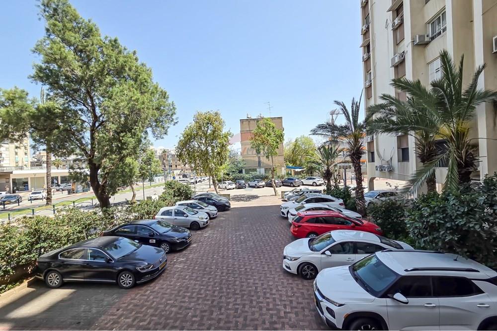 Apartment for Sale in Kiryat Yam - Image 5