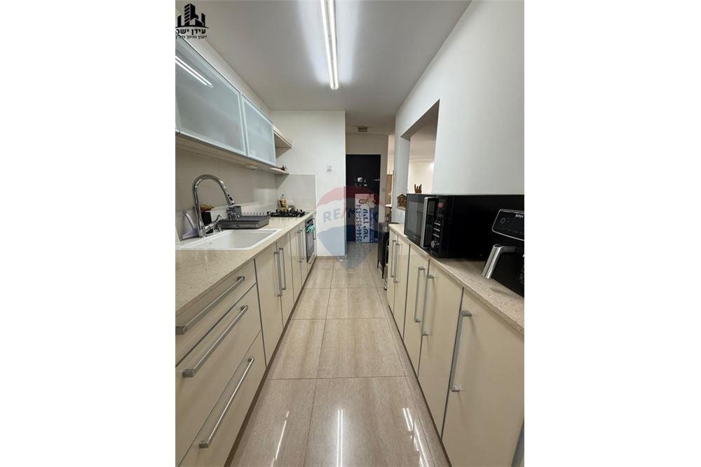 Apartment for Sale in Tel Aviv - Image 4