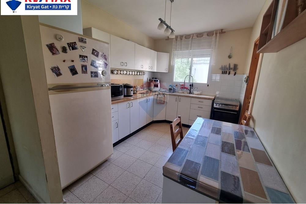 Apartment for Sale in קרית גת - Image 2