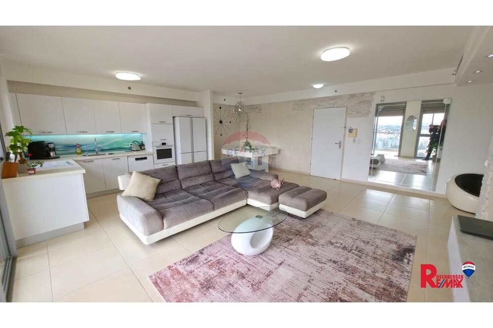 Apartment for Sale in Rishon LeZion - Image 4