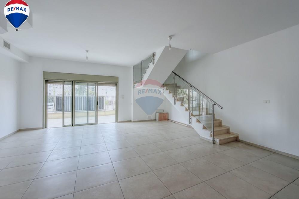 Apartment for Sale in Zichron Ya'akov - Image 3