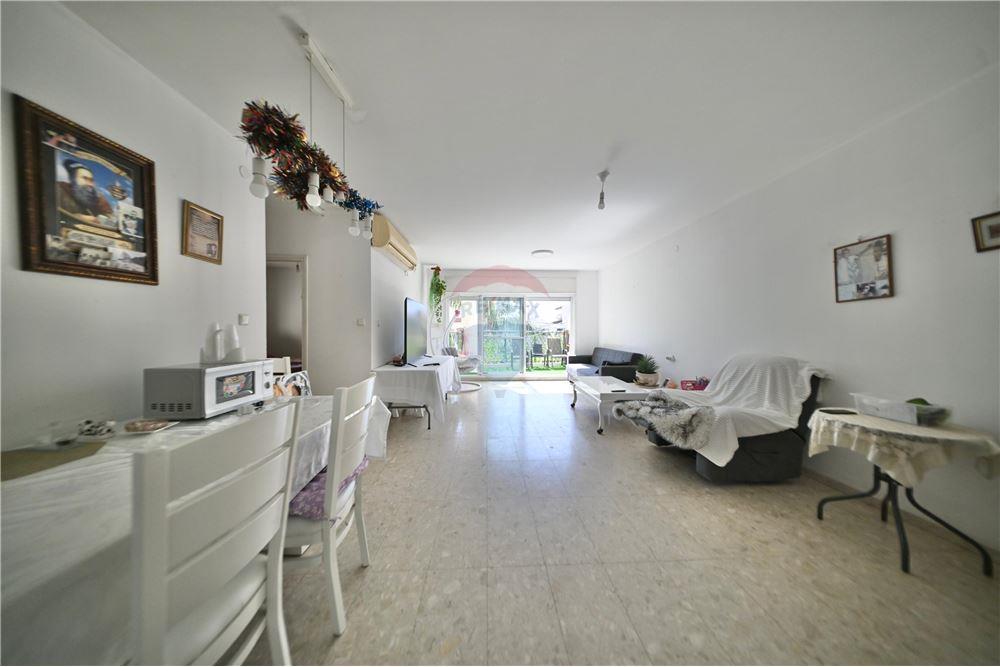 Apartment for Sale in Or Yehuda - Image 1