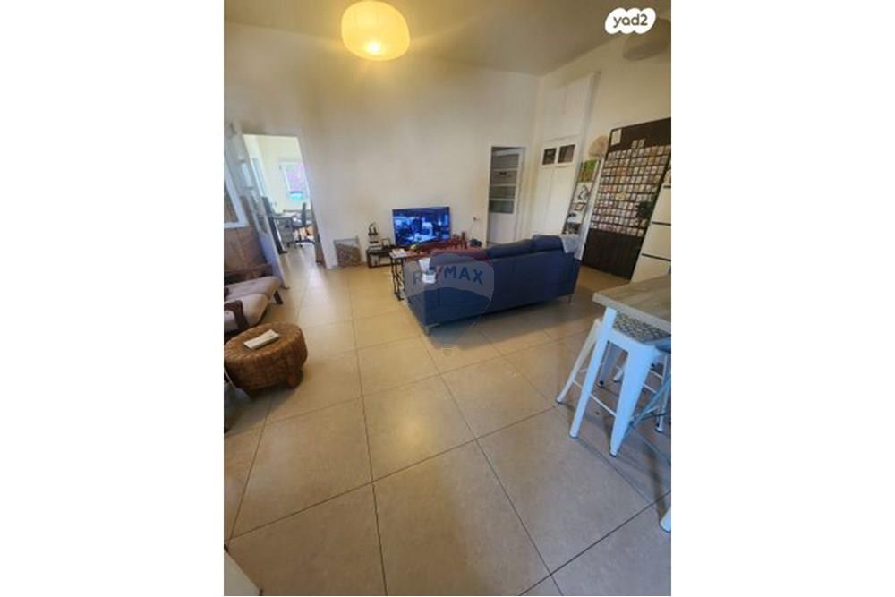 Apartment for Sale in Haifa - Image 3