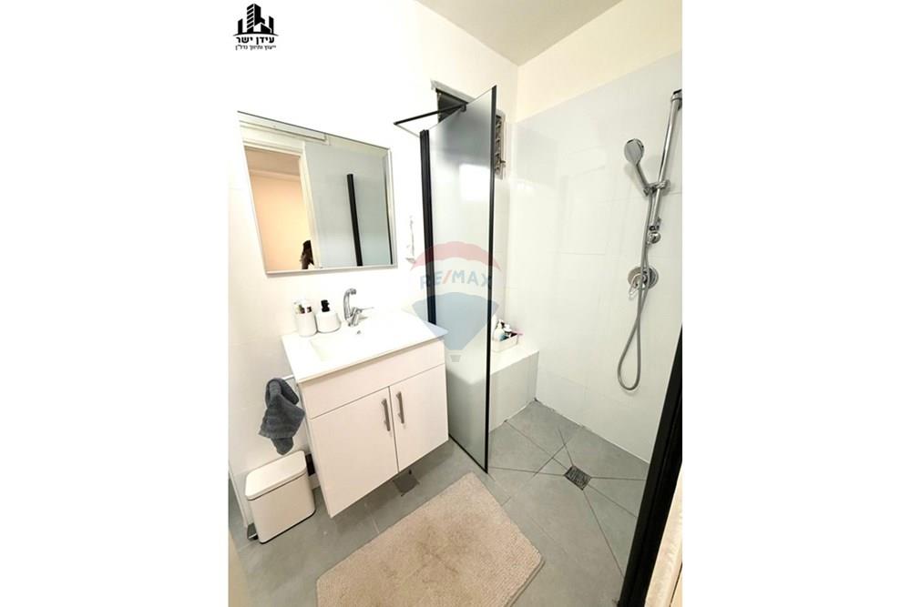Apartment for Sale in Tel Aviv - Image 5