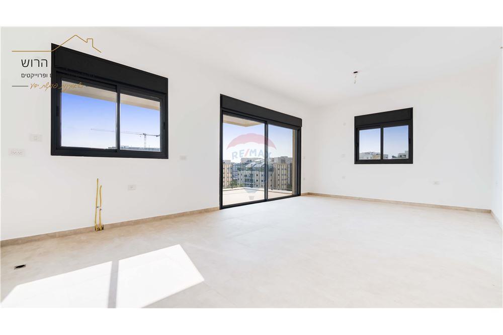 Apartment for Sale in קרית אונו - Image 6