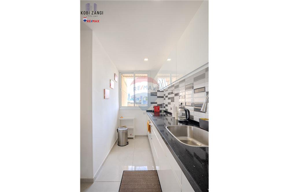 Apartment for Sale in Tel Aviv - Image 7