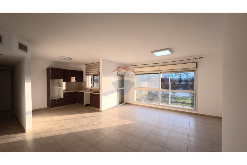 Apartment for Sale in Modi'in - Image 3