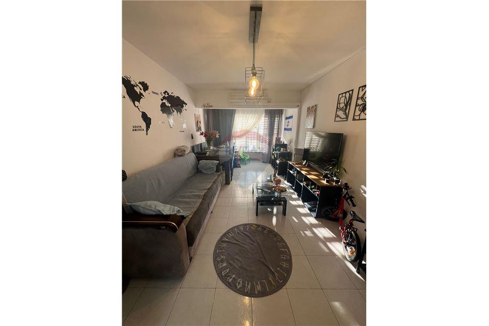 Apartment for Sale in Tel Aviv - Image 2