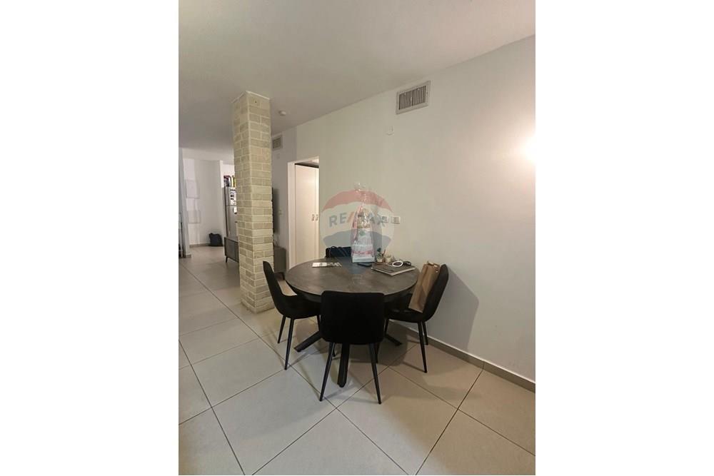 Apartment for Sale in Kfar Saba - Image 7