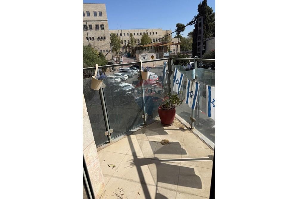 Apartment for Sale in Jerusalem - Image 2