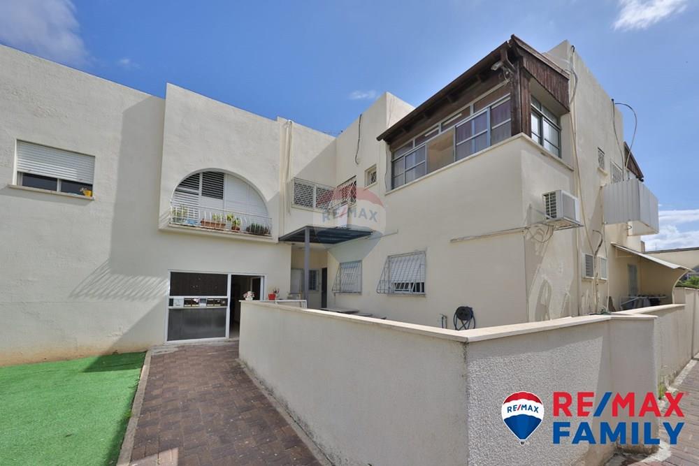 Apartment for Sale in Kiryat Yam - Image 1