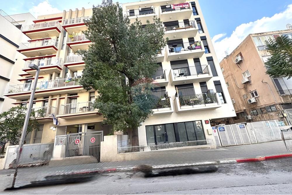 Apartment for Sale in Tel Aviv - Image 3