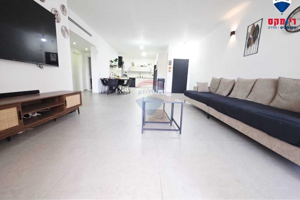 Apartment for Sale in Hadera - Image 2