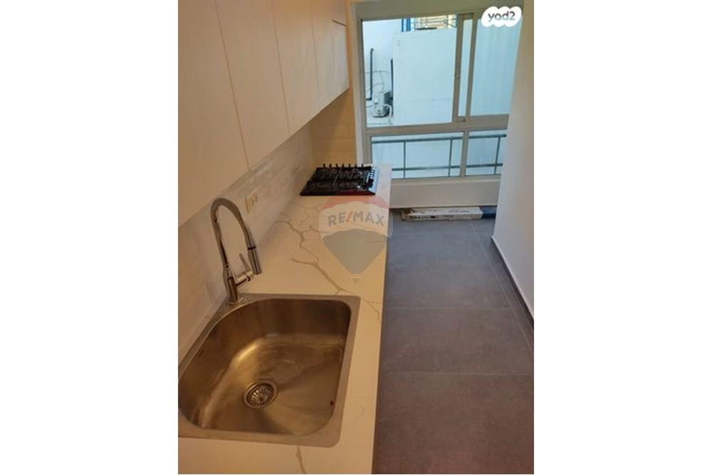 Apartment for Sale in Haifa - Image 3