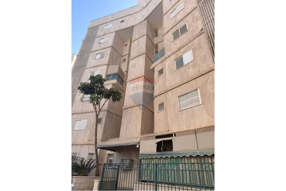 Apartment for Sale in Beer Sheva - Image 1