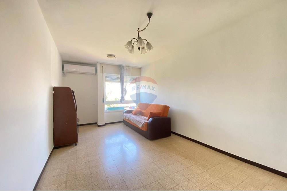 Apartment for Sale in מעלות - Image 1