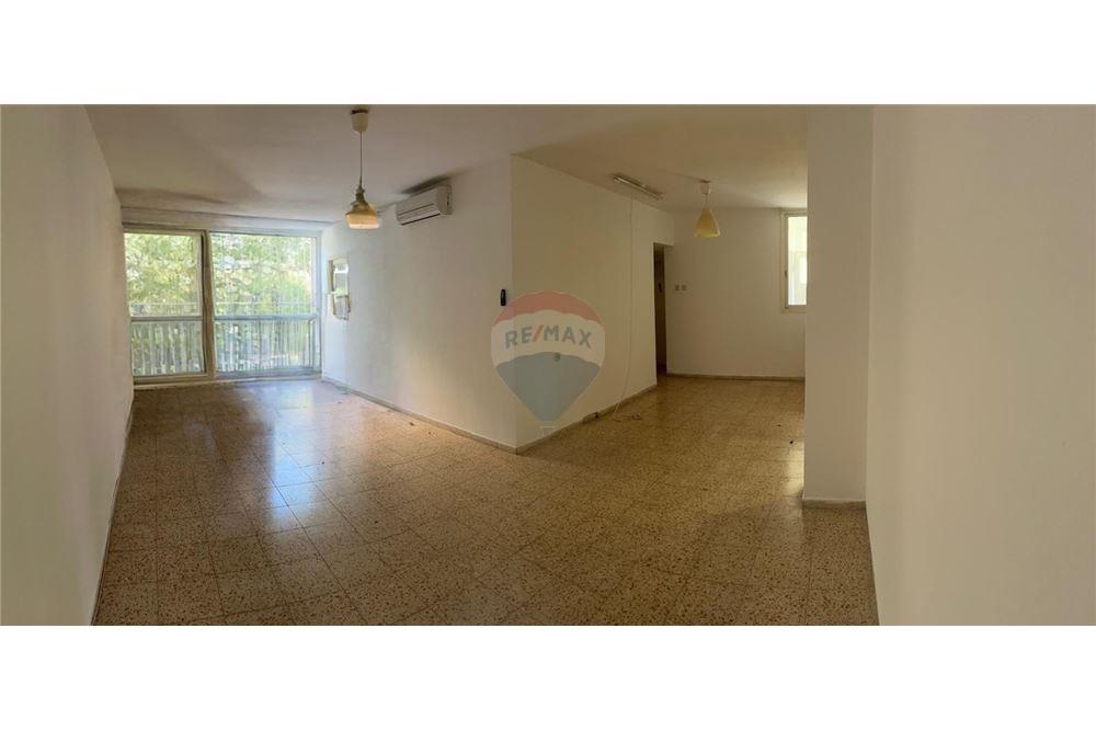 Apartment for Sale in Tel Aviv - Image 1