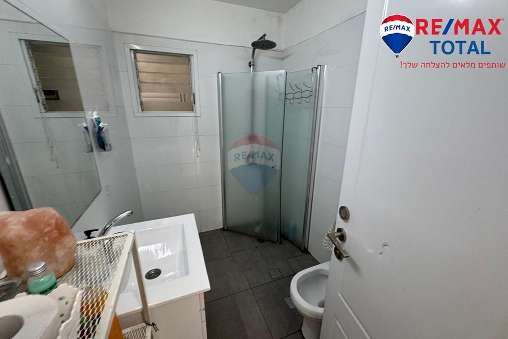 Apartment for Sale in גדרה - Image 3