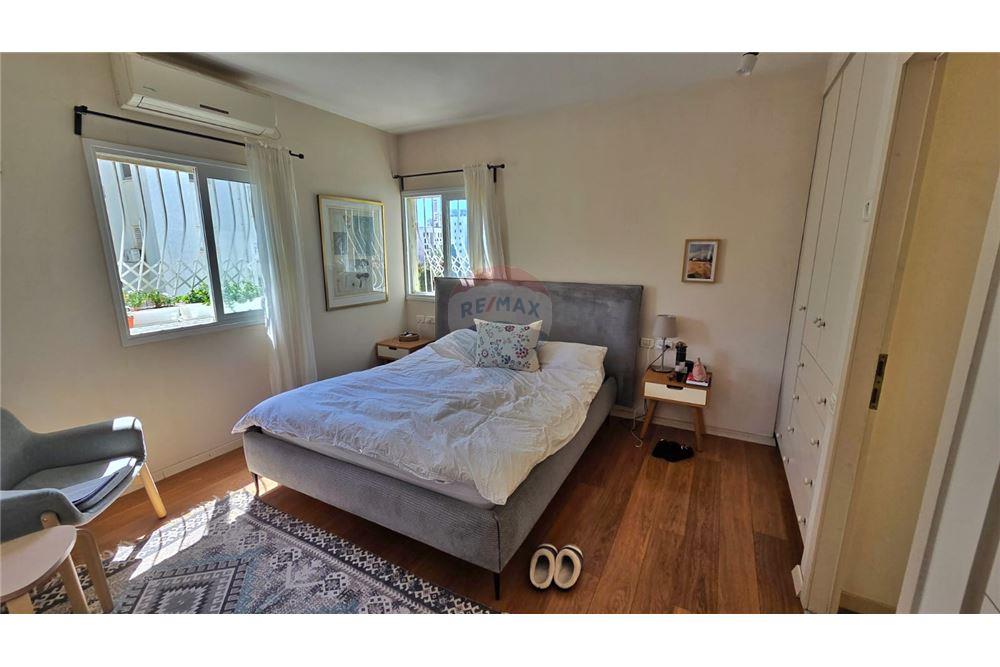 Apartment for Sale in Tel Aviv - Image 5
