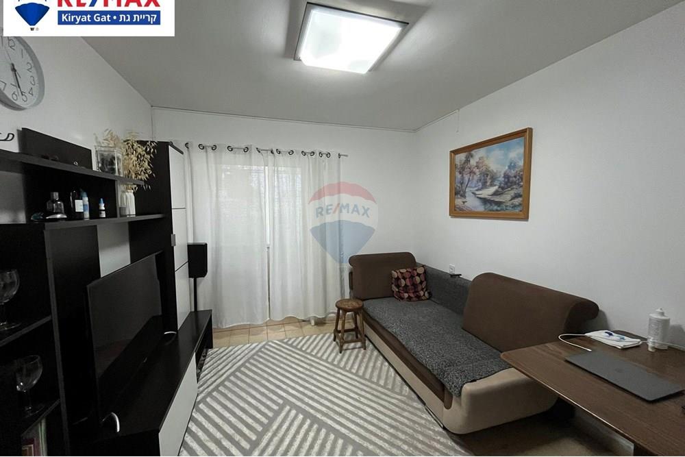 Apartment for Sale in קרית גת - Image 3