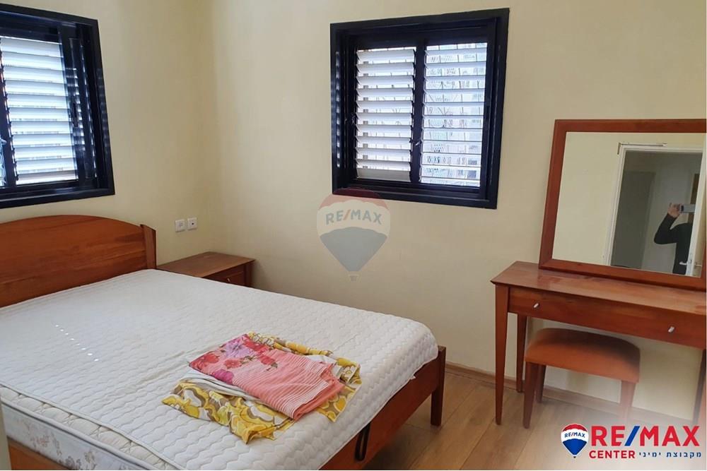 Apartment for Sale in Holon - Image 3