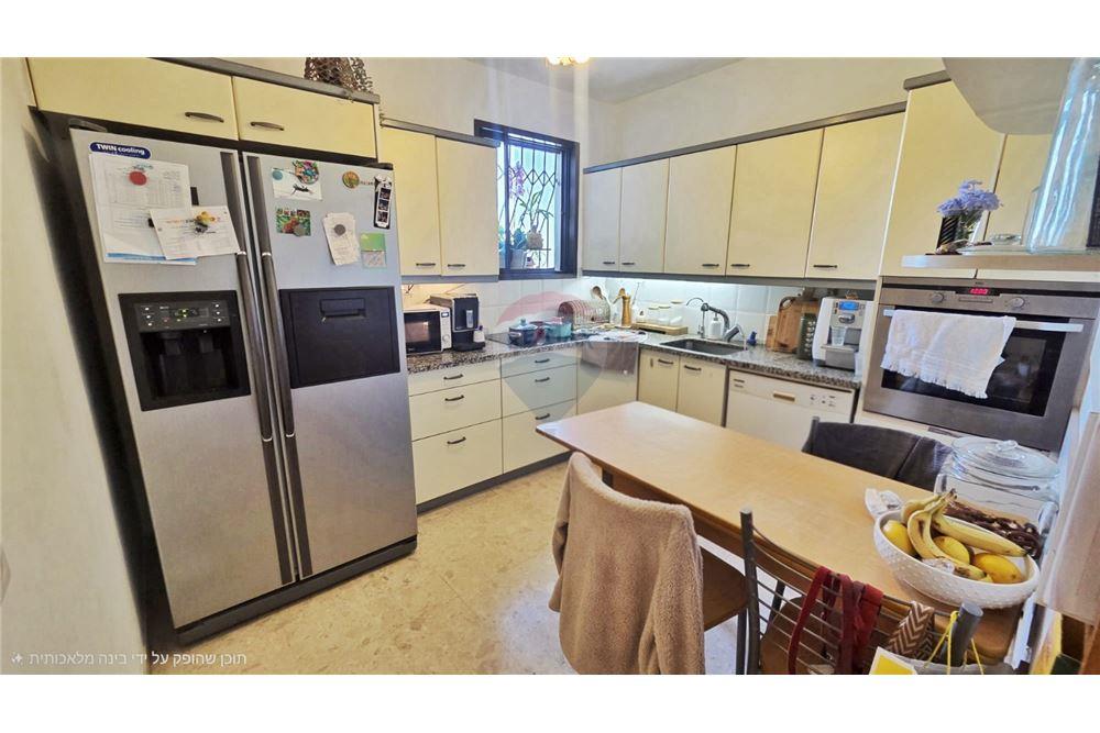 Apartment for Sale in Tel Aviv - Image 3