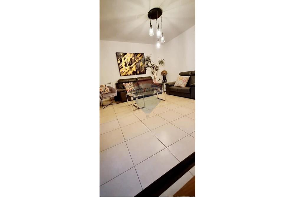 Apartment for Sale in Ma'ale Adumim - Image 2