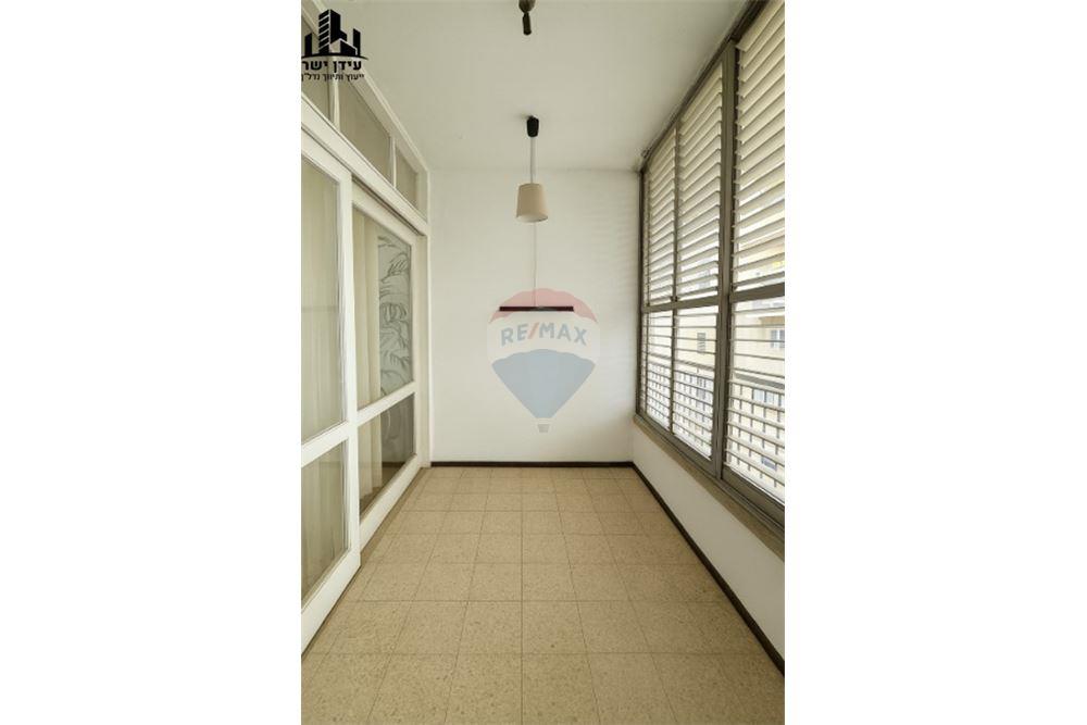 Apartment for Sale in Tel Aviv - Image 5