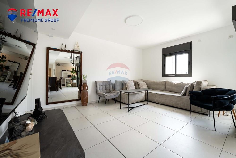 Apartment for Sale in שוהם - Image 2