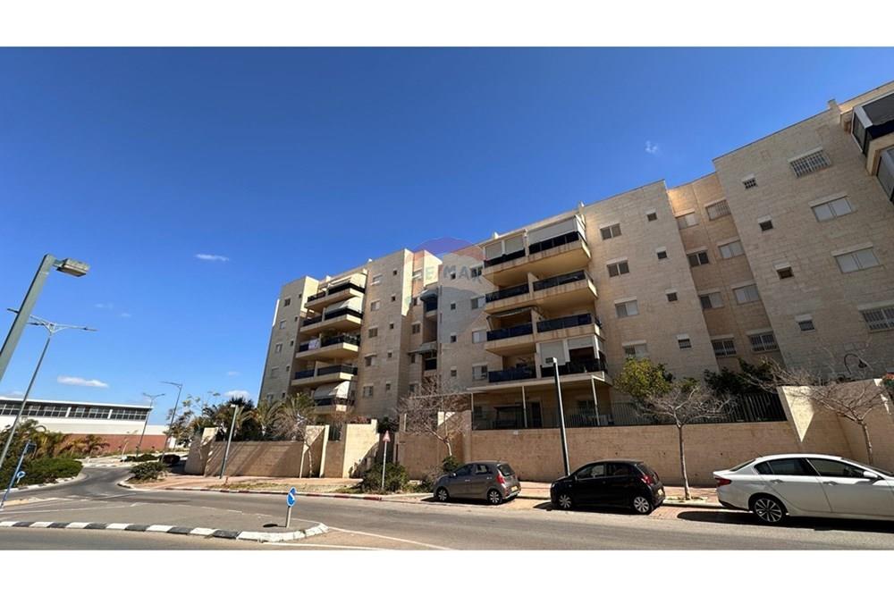 Apartment for Sale in Beer Sheva - Image 1