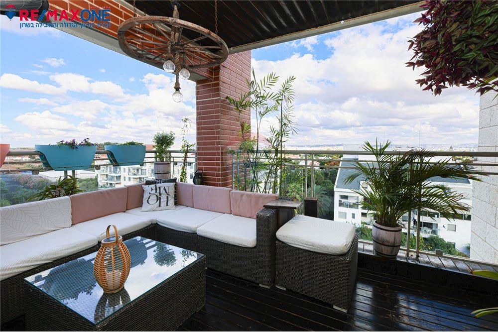 Apartment for Sale in Kfar Saba - Image 4