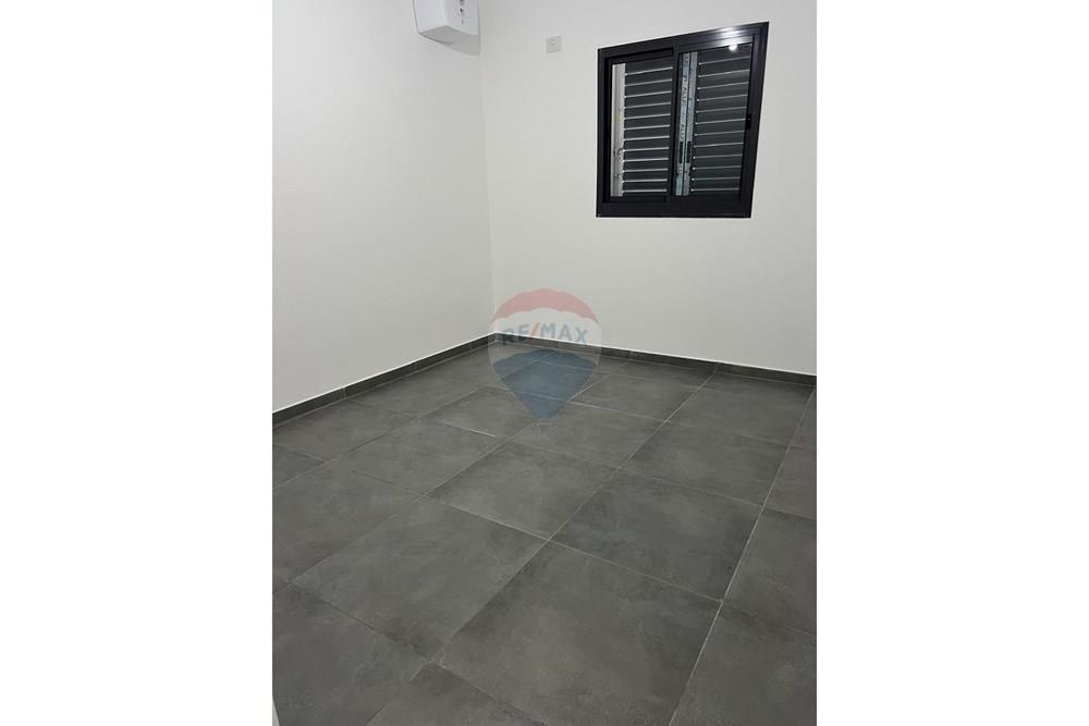 Apartment for Sale in Kiryat Yam - Image 5