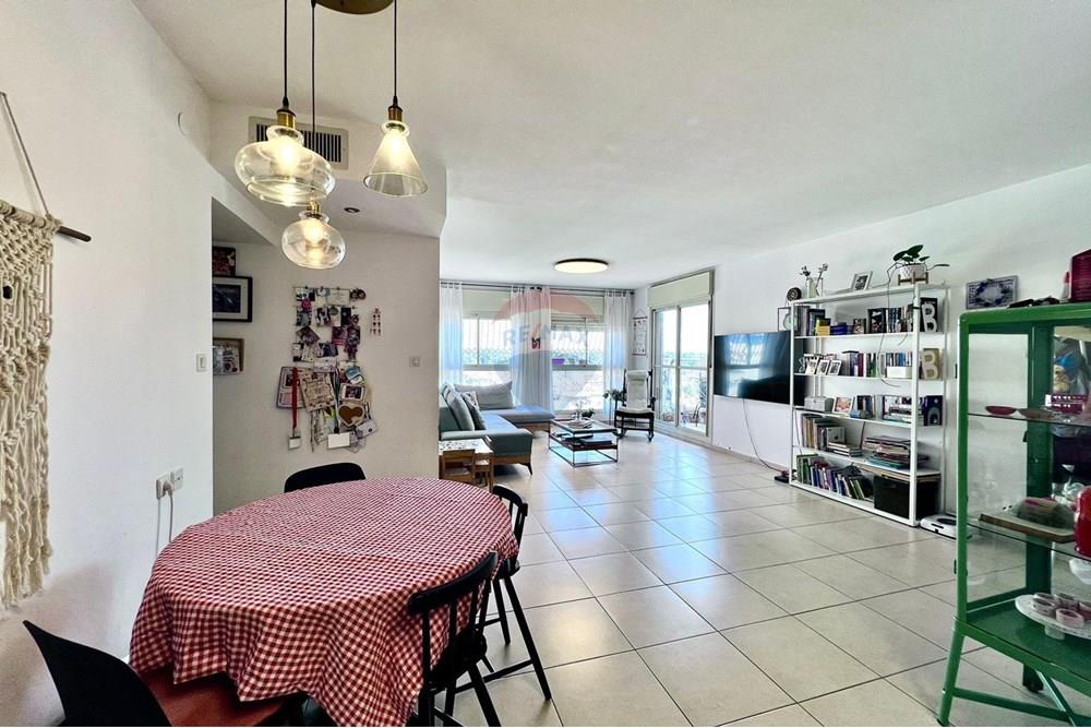 Apartment for Sale in Netanya - Image 2