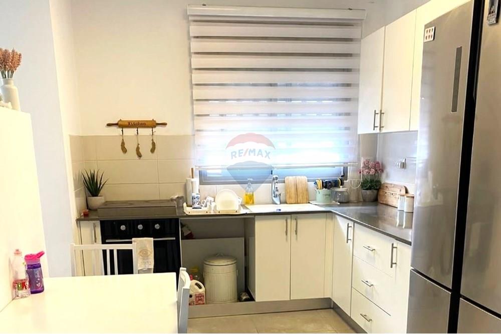 Apartment for Sale in מעלות - Image 2