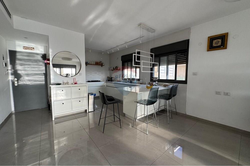 Apartment for Sale in קרית אתא - Image 2