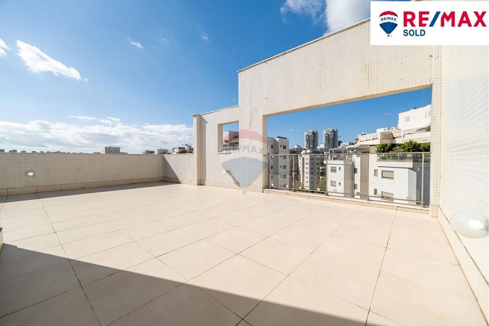 Apartment for Sale in Petah Tikva - Image 3